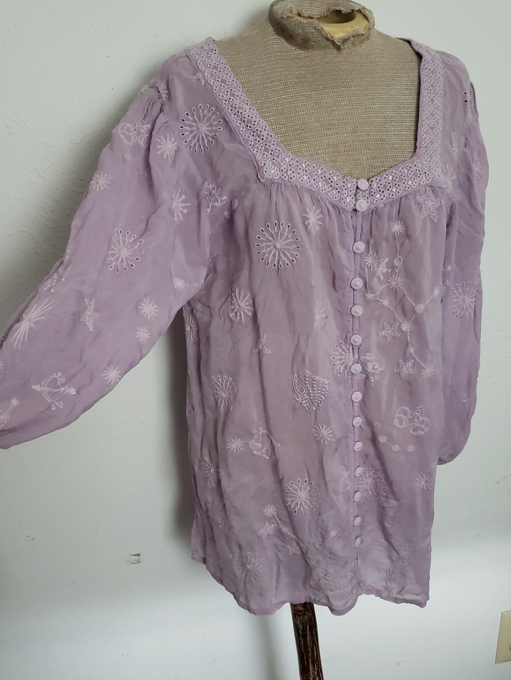 JOHNNY WAS RAYON ZODIAC Print Embroidered Boho Button-Front Blouse In Lilac SZ M